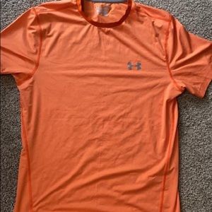 Large men’s fitted under armour shirt